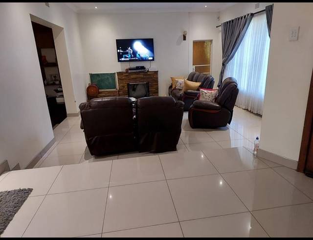 3 BEDROOM PROPERTY TO RENT IN REMBRANDT PARK
